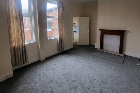 2 bedroom flat to rent, Canterbury Street, South Shields