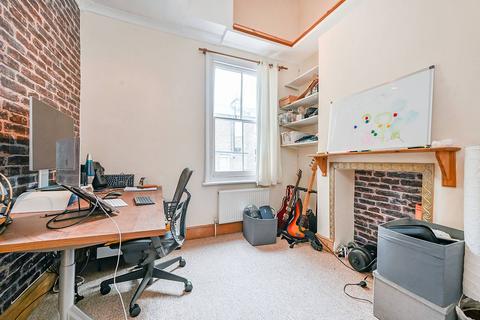 2 bedroom flat for sale, Devonshire Road, Glebe Estate, London, W4