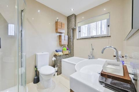 1 Gloucester Gate, London, NW1 4HG