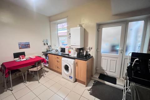 5 bedroom flat for sale, Durham Road, Gateshead, NE8