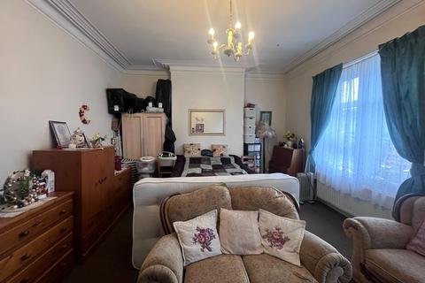 5 bedroom flat for sale, Durham Road, Gateshead, NE8