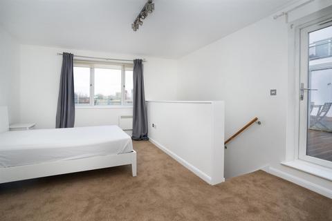 2 bedroom duplex to rent, Liverpool Road, Barnsbury