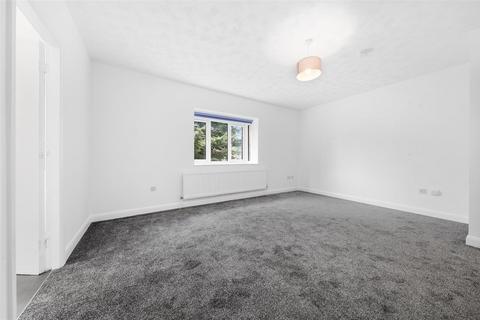 2 bedroom flat to rent, Hawarden Hill, London NW2