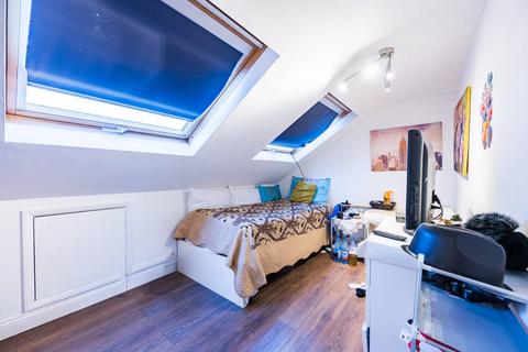 1047 Newham Way, London, E6 5JL