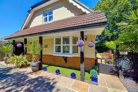 3 bedroom detached house for sale, Elenors Grove, Fishbourne