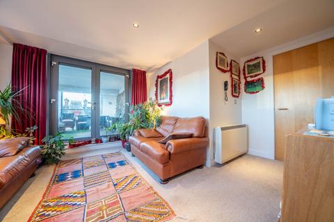 2 bedroom apartment for sale, 317 Sand Aire House, Kendal