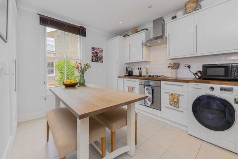 3 bedroom flat for sale, Thirsk Road, London SW11