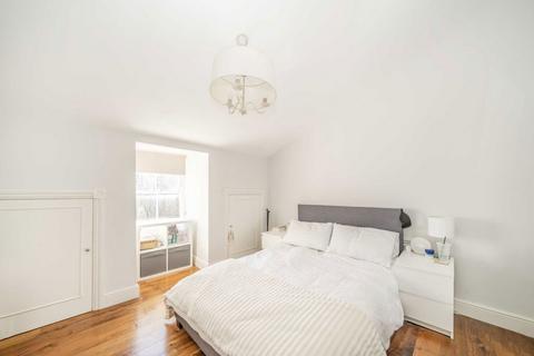 3 bedroom flat for sale, Clapham Road, London SW9