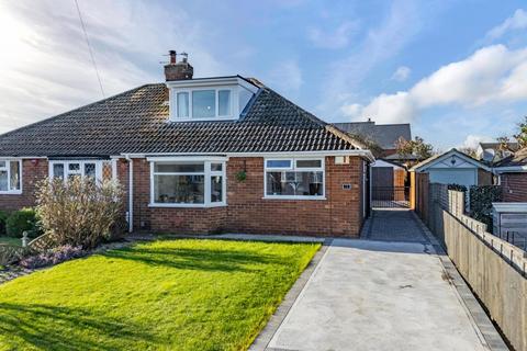 4 bedroom semi-detached house for sale, Hill Top Place, Grimsby, N E Lincs, DN34