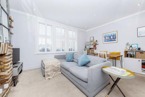 2 bedroom flat for sale, Garratt Lane, London SW18