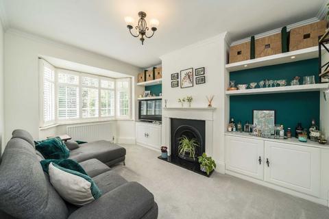 11 Fieldview, London, SW18 3HG