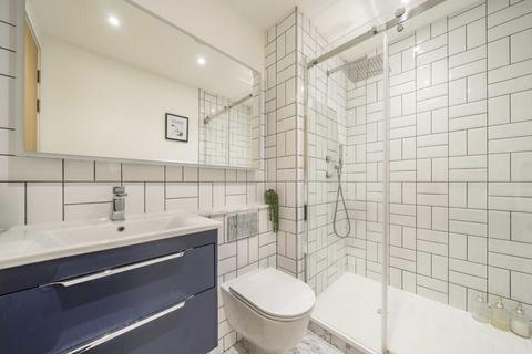 2 bedroom flat for sale, Juniper Drive, London SW18