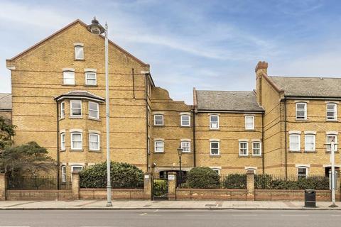 2 bedroom flat for sale, East Hill, London SW18