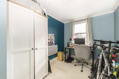 2 bedroom flat for sale, East Hill, London SW18