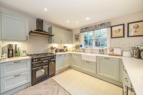 4 bedroom house for sale, Prairie Street, London SW8