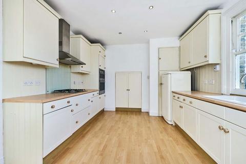 3 bedroom flat for sale, Prince Of Wales Drive, London SW11