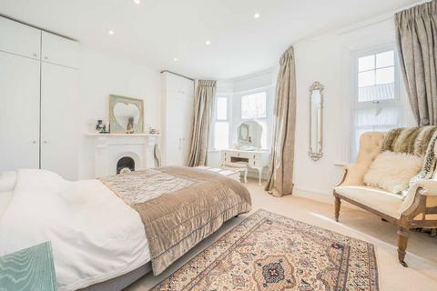 3 bedroom house for sale, Eccles Road, London SW11