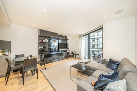 2 bedroom flat for sale, Riverlight Quay, London SW11