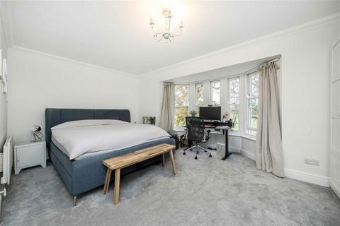 4 bedroom house for sale, Admiralty Way, Teddington TW11