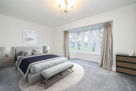 4 bedroom house for sale, Admiralty Way, Teddington TW11