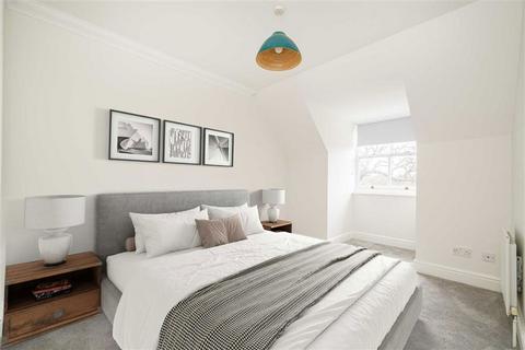 21 Admiralty Way, Teddington, TW11 0NL