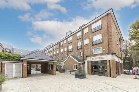 2 bedroom flat to rent, High Street, Brentford TW8