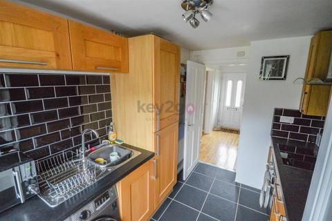 2 bedroom end of terrace house to rent, Bramley Close, Mosborough, Sheffield