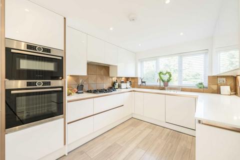 4 bedroom terraced house for sale, Bowater Gardens, Sunbury-On-Thames TW16