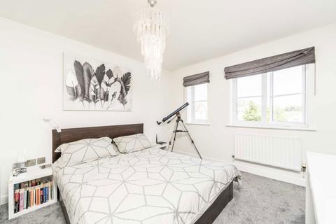 4 bedroom terraced house for sale, Bowater Gardens, Sunbury-On-Thames TW16