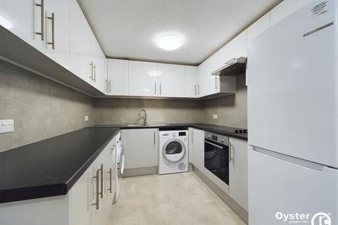 2 bedroom property to rent, Nether Street, Norman Court Nether Street, N3