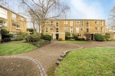 1 bedroom flat for sale, Harrowdene Gardens, Teddington TW11