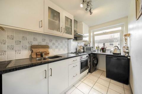 1 bedroom flat for sale, Harrowdene Gardens, Teddington TW11