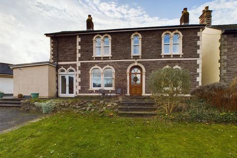 5 bedroom link detached house for sale, Commercial Street, Abergavenny, NP7