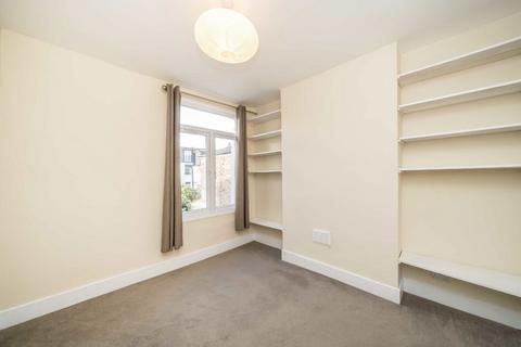 2 bedroom flat for sale, Winchester Street, London W3