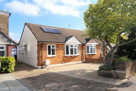 2 bedroom semi-detached bungalow to rent, Princes Close, North Weald.