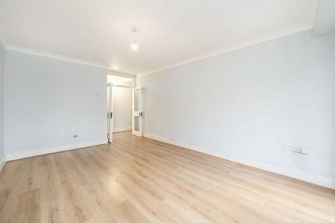 2 bedroom flat to rent, Woodside Lane, London N12