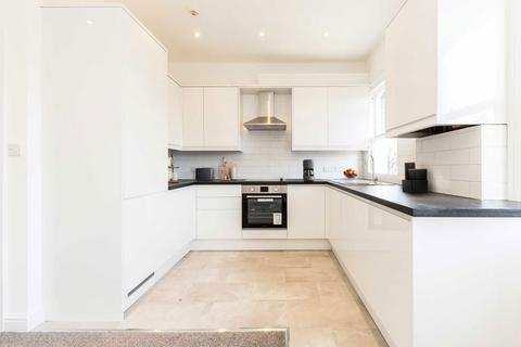 2 bedroom flat to rent, Linden Gardens, London W4