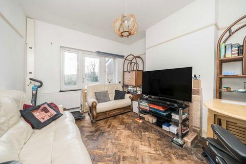 3 bedroom semi-detached house for sale, Hinton Avenue, Hounslow TW4