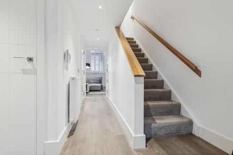 Flat 2, 26 Viewforth, Edinburgh, EH10 4FF