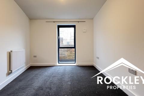 1 bedroom flat to rent, Parham Drive, Gants Hill IG2