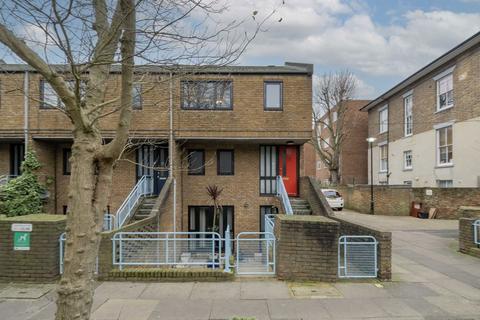 1 bedroom flat for sale, Searle Place, London N4