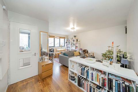 1 bedroom flat for sale, Searle Place, London N4