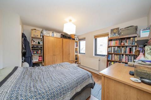 1 bedroom flat for sale, Searle Place, London N4