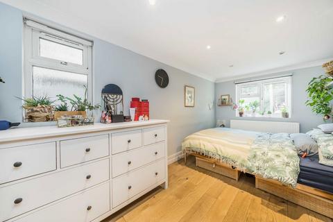 2 bedroom flat for sale, Fonthill Road, London N4