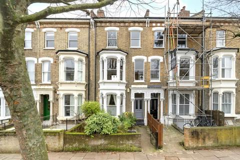 3 bedroom flat for sale, Hanley Road, London N4