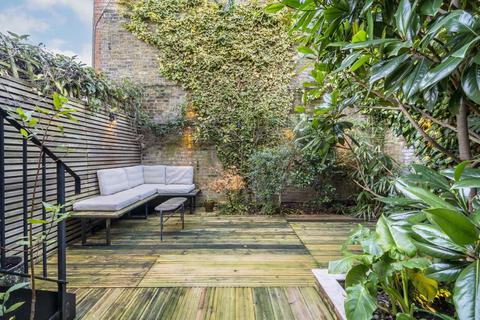 1 bedroom flat for sale, Middle Lane, London N8