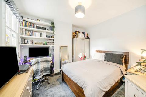 2 bedroom flat for sale, Godstone Road, Twickenham TW1