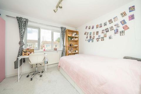 2 bedroom terraced house for sale, Bankside Close, Isleworth TW7