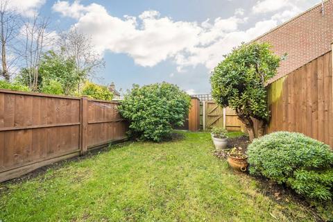 58 Bankside Close, Isleworth, TW7 7EW