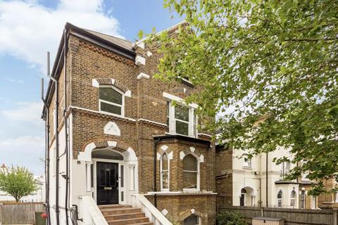 1 bedroom flat for sale, Leamington Park, London W3